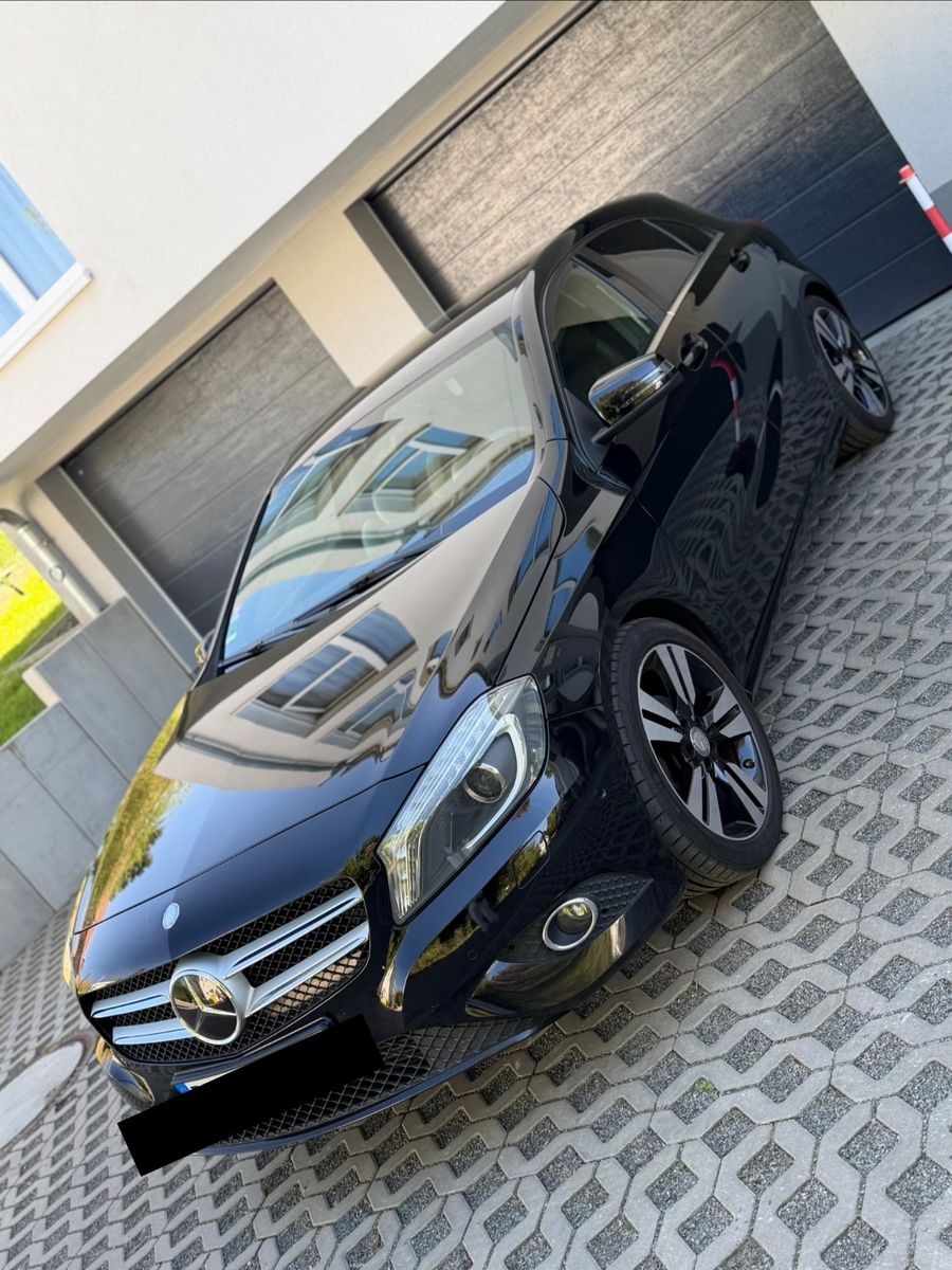 MERCEDES-BENZ A 220