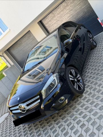 MERCEDES-BENZ A 220