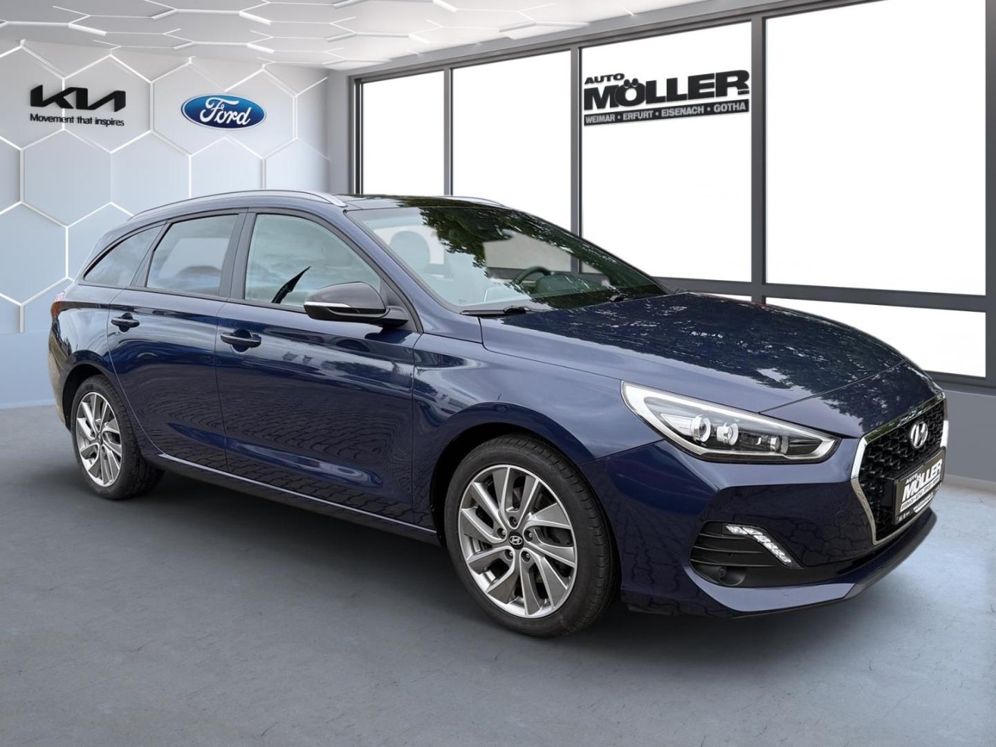 Hyundai i30 1.4T Kombi Passion+ Panodach Navi PDC SHZ Kl