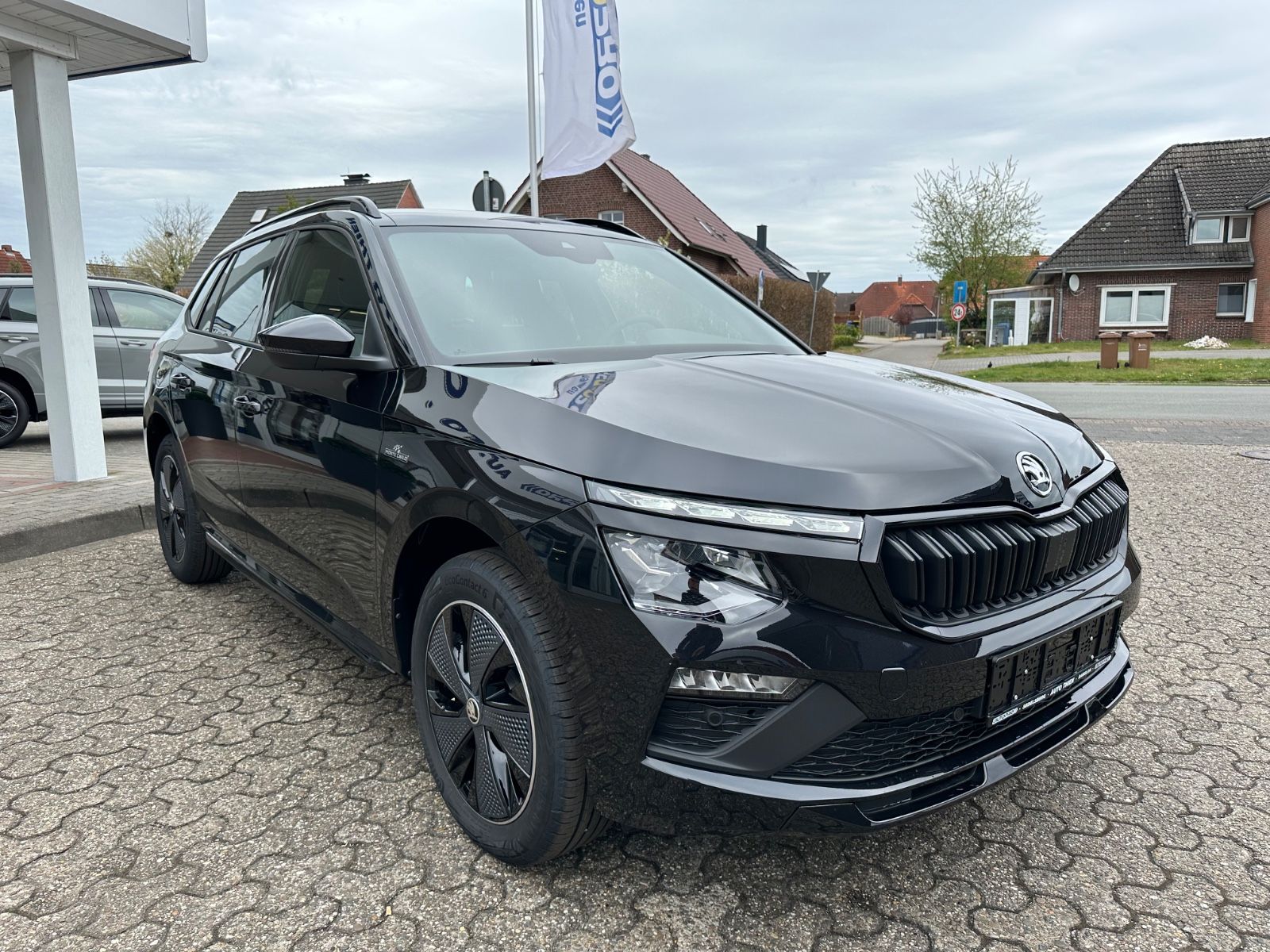 Fahrzeugabbildung SKODA Kamiq Monte Carlo 1.0 TSI DSG ACC/Matrix/Pano