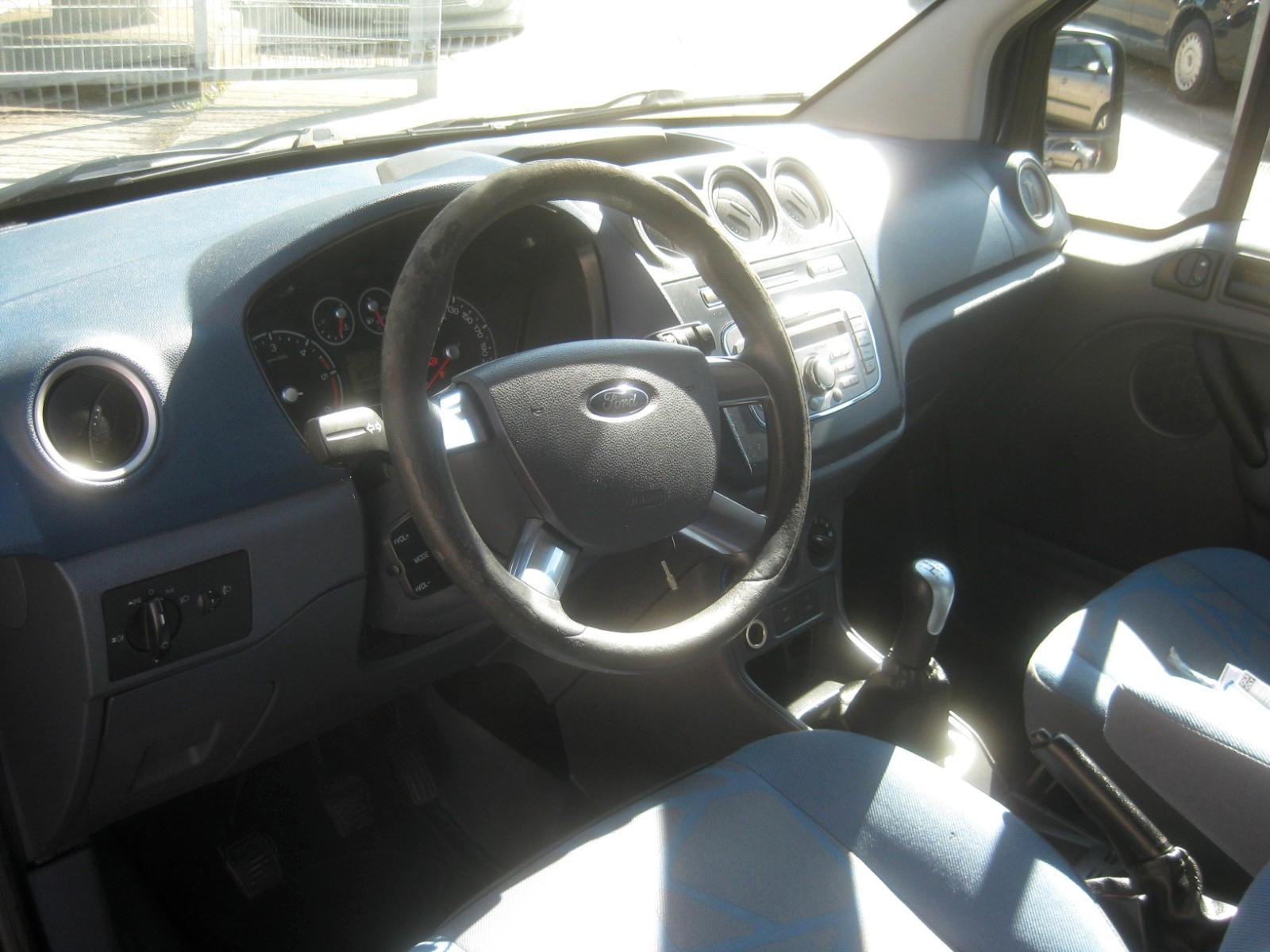 Ford Transit Connect 2010 — photo 8