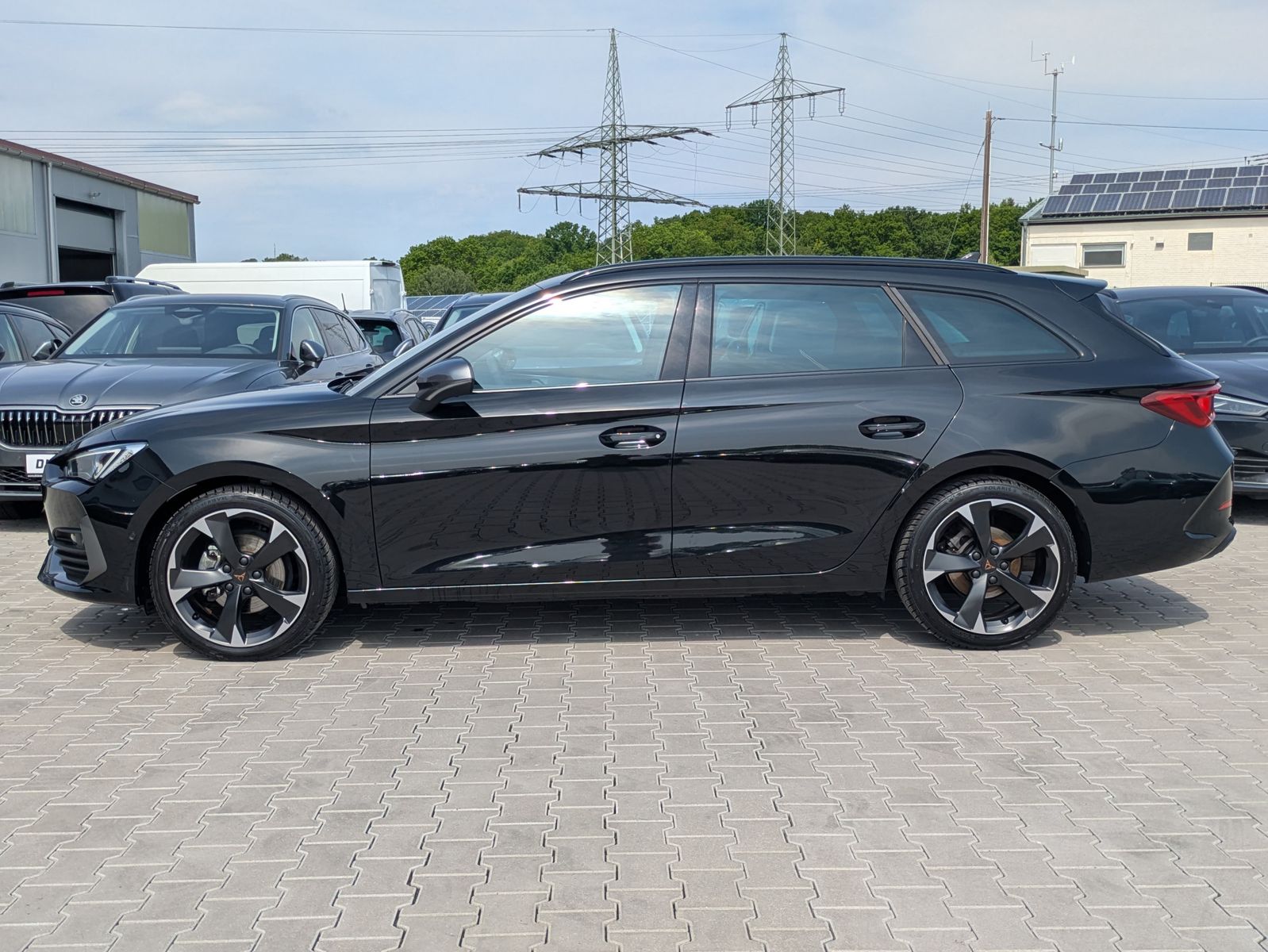 Fahrzeugabbildung CUPRA Leon 1.5 eTSI DSG MATRIX-LED*ACC*APP*KAMERA*18"