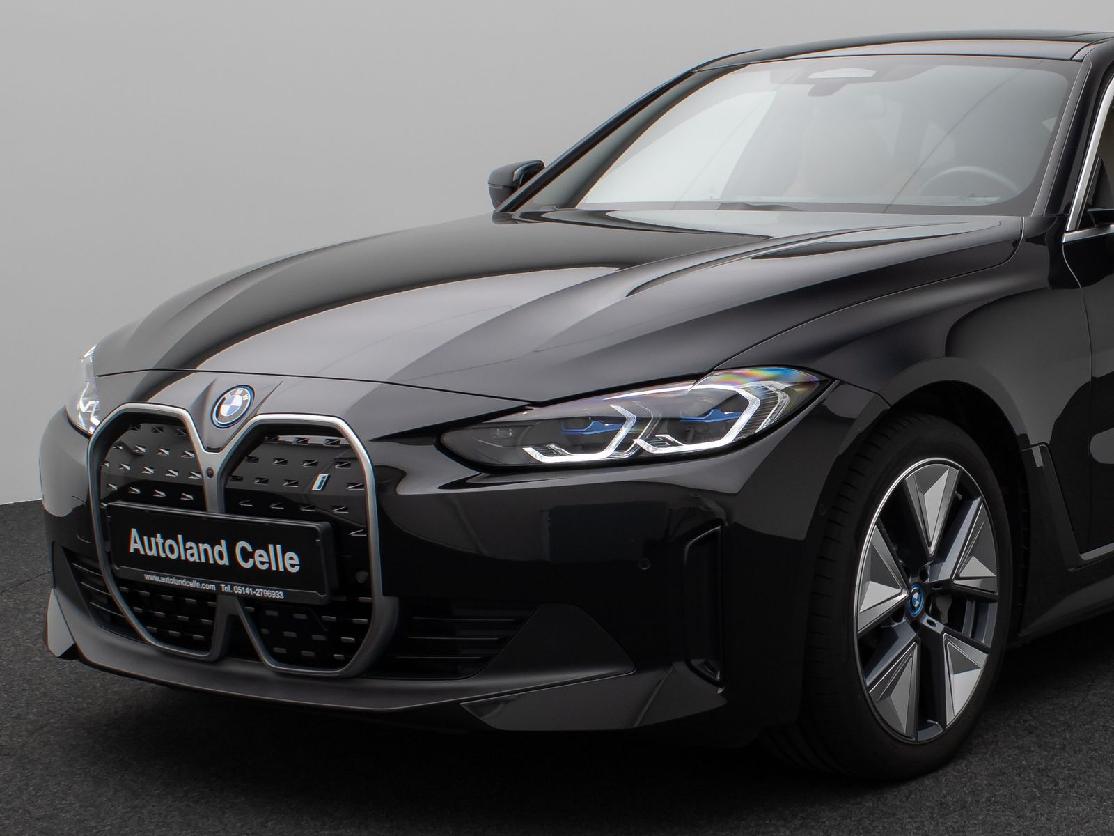 Fahrzeugabbildung BMW i4 eD40 GranCoupé Glasdach Laser 360°AHK Komfort