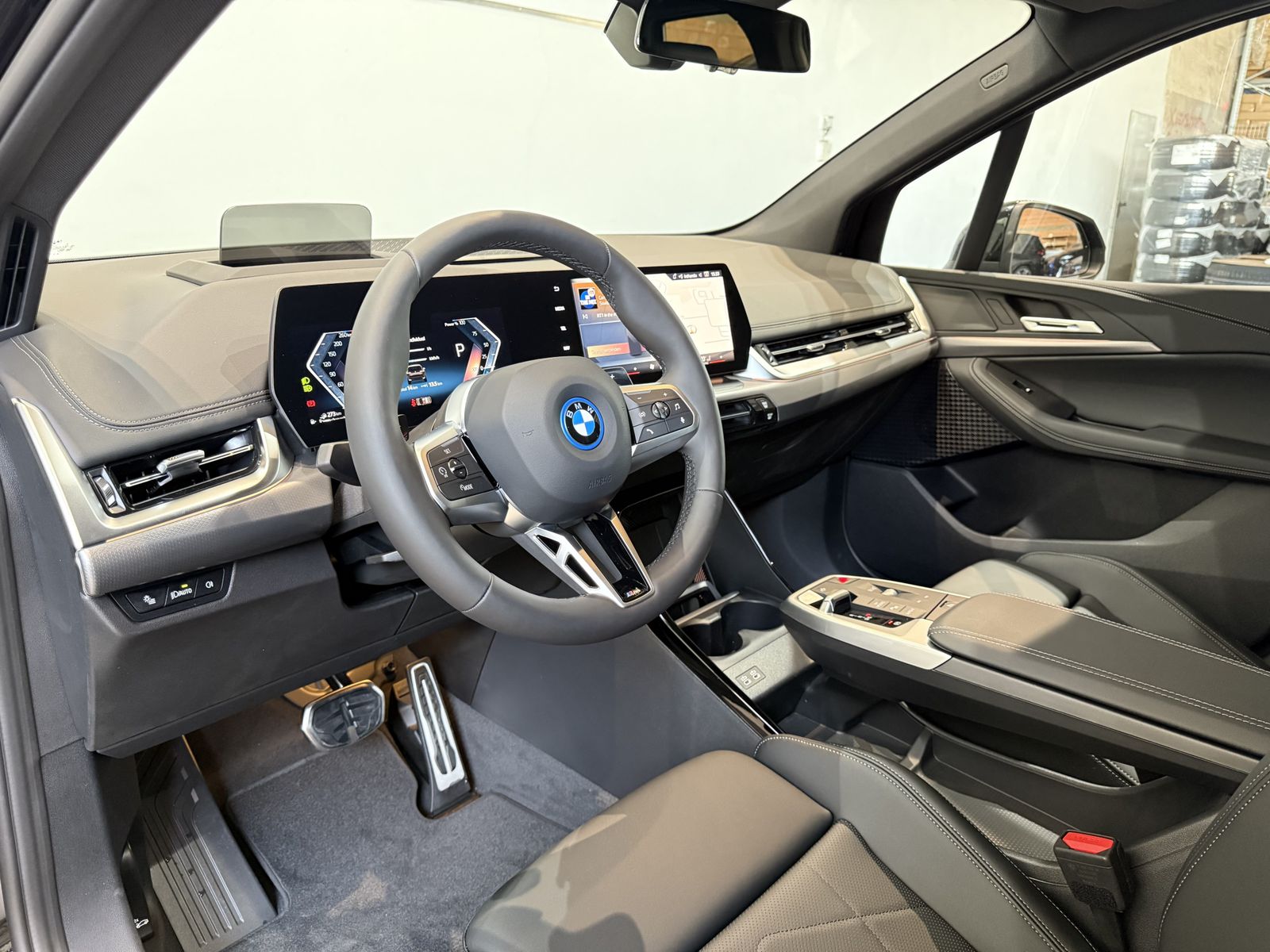 Fahrzeugabbildung BMW 225e xDrive *Komfortzugang *Sportsitze *Head-Up
