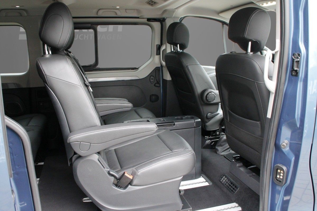 Fahrzeugabbildung Renault Trafic Combi L1H1 SpaceClass