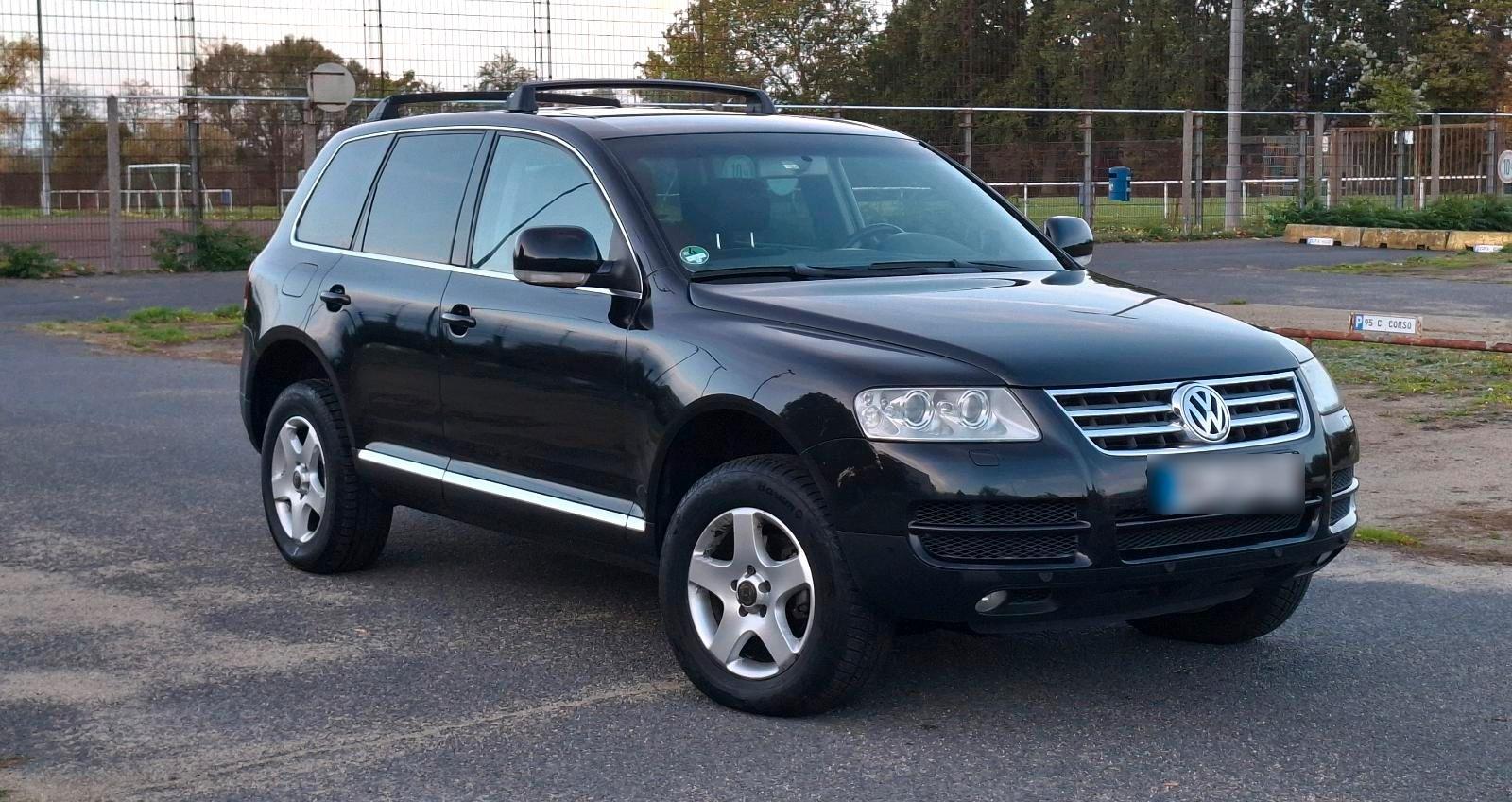 Volkswagen Touareg 2004 — rear view