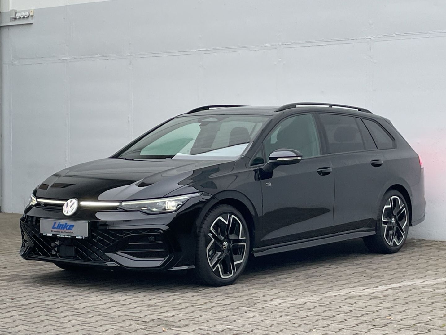 Golf Variant VIII R-Line 1.5 eTSI DSG AHK/Pano/H