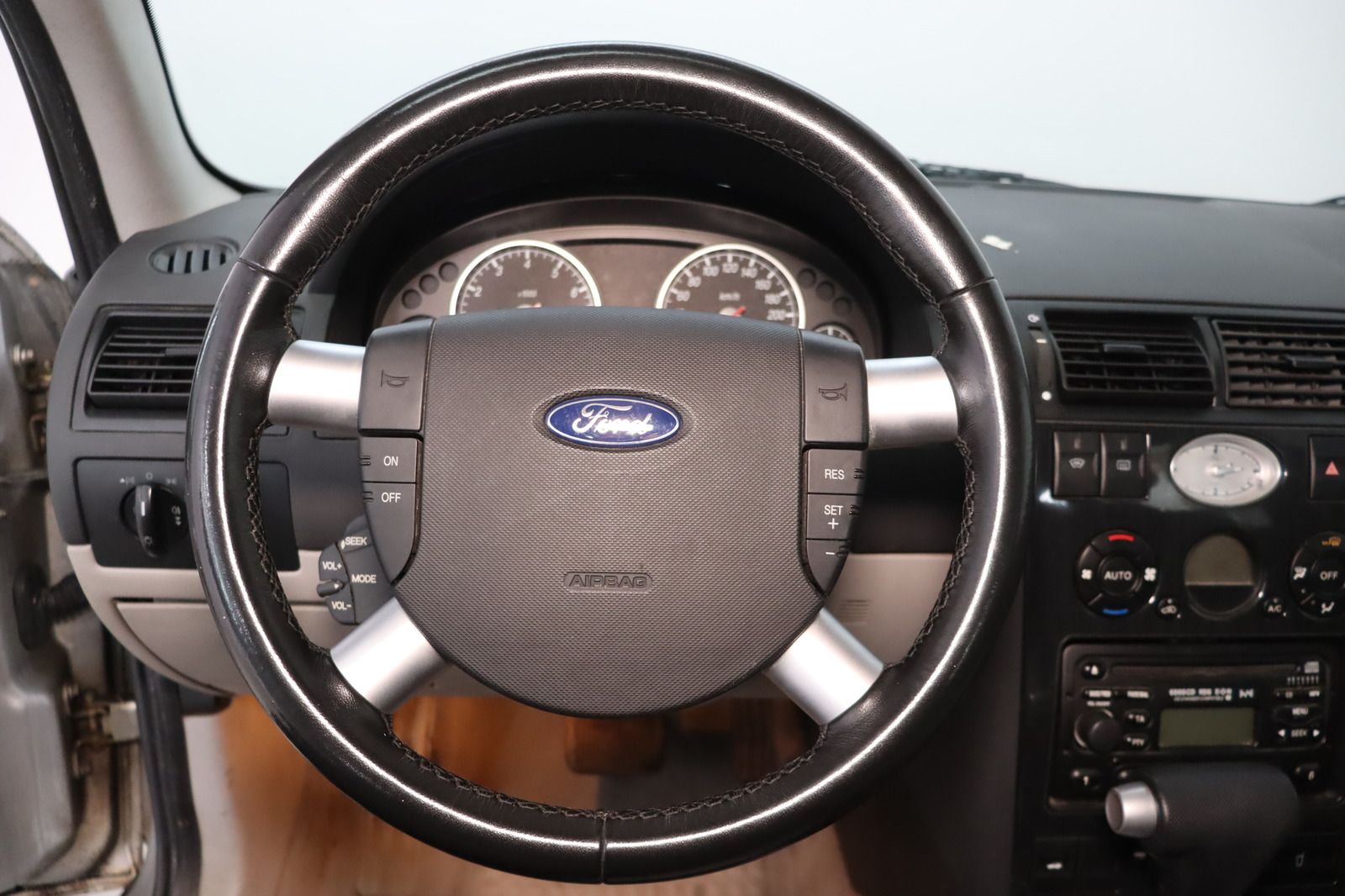 Fahrzeugabbildung Ford Mondeo Turnier 2.0  * Klimaautom. HU/AU 06.26 Gh