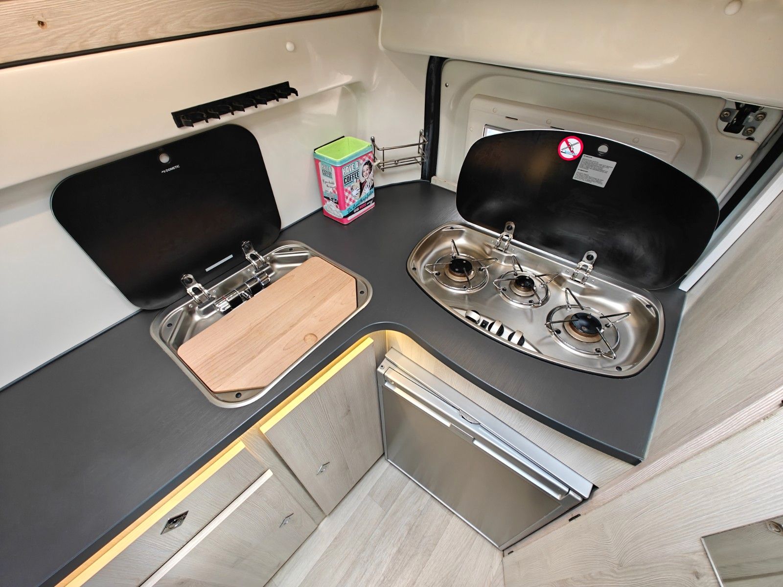Fahrzeugabbildung Karmann Dexter 550 - Hubdach, Autom., Markise, Lithium -