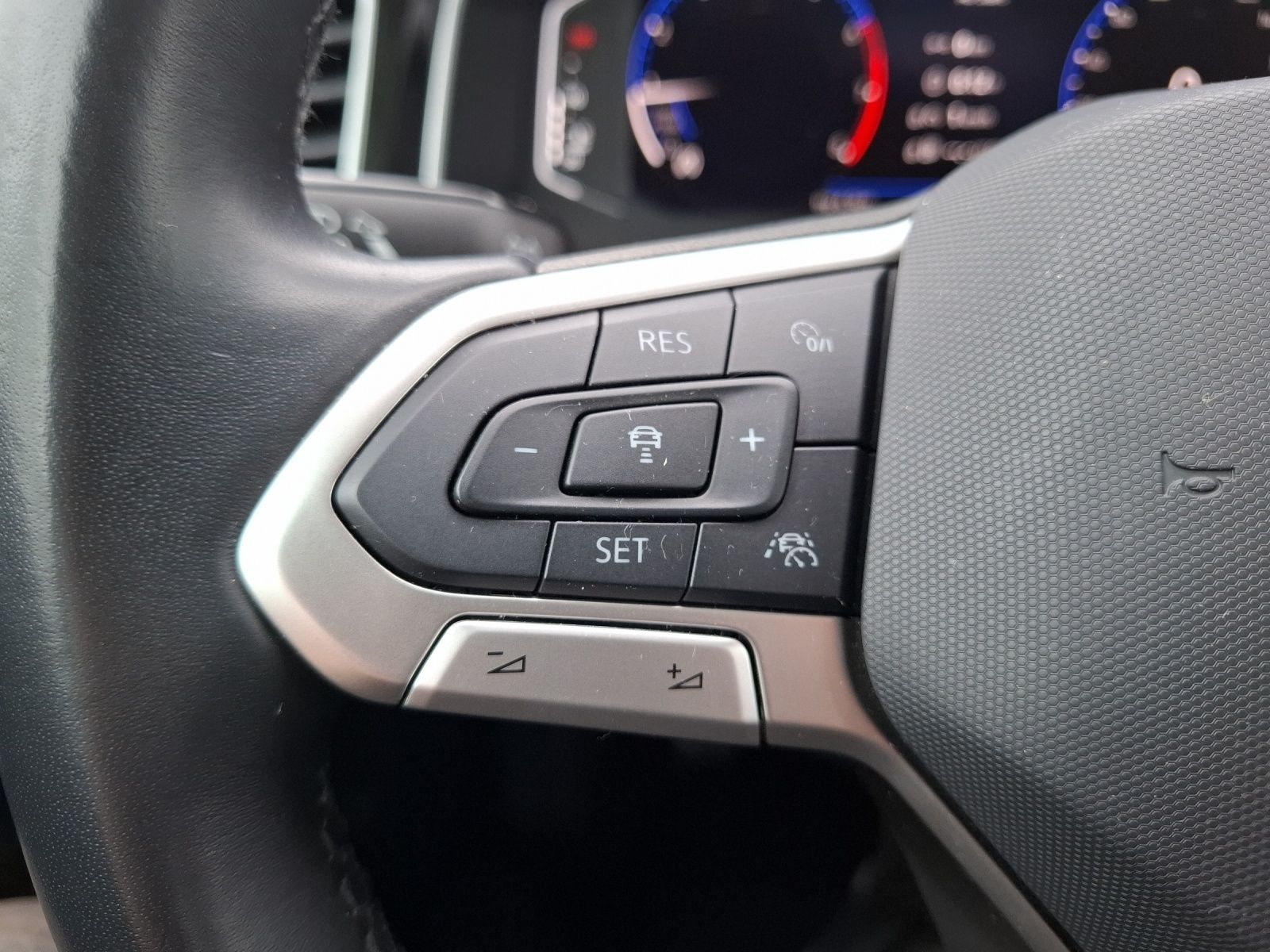 Fahrzeugabbildung Volkswagen Polo TSI Style Matrix ACC PDC SH APP LM