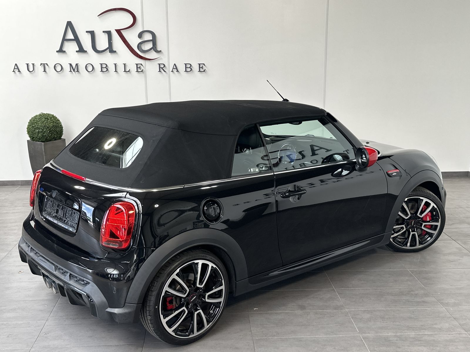 Fahrzeugabbildung MINI John Cooper Works Cabrio Sport-Aut. NAV+LED+ACC