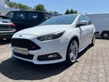Ford Focus ST 2.0 EcoBoost 250 PS Winterpaket - Ford Focus: Weiß