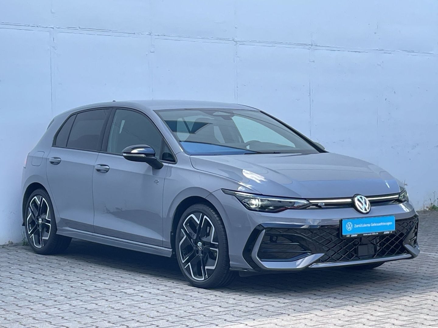 Golf VIII 1.5eTSI DSG R-Line AHK/Kamera/IQ.Light