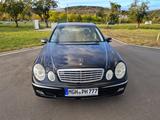 Mercedes-Benz E 240 ELEGANCE Elegance - schwarze Mercedes-Benz E 240