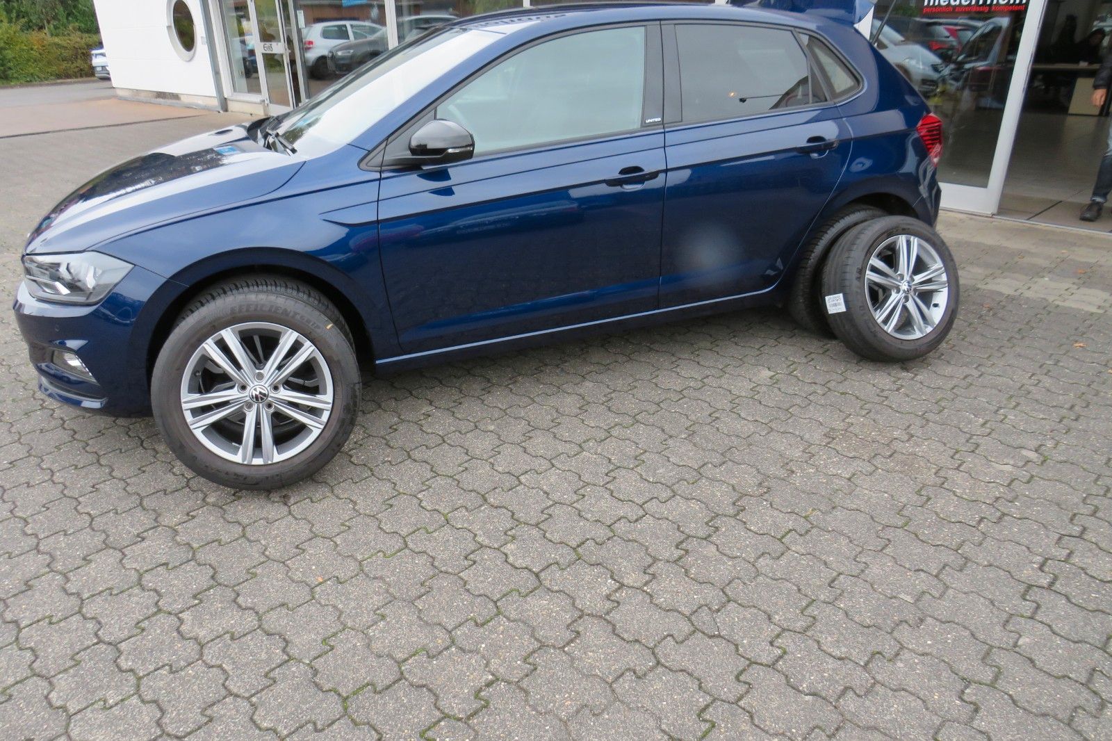 Fahrzeugabbildung Volkswagen Polo United KAMERA SITZH. NAVI KEYLESS APP-CON 1