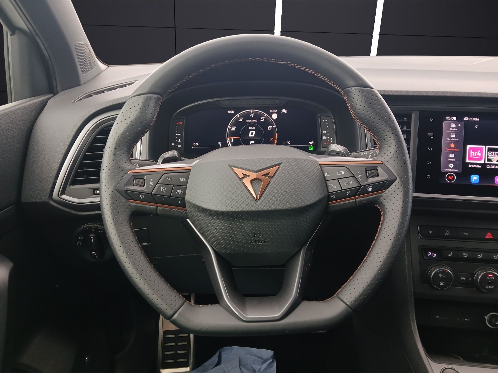 Fahrzeugabbildung CUPRA Ateca TSI DSG 4Drive LED AHK Navi AID ACC RFK be
