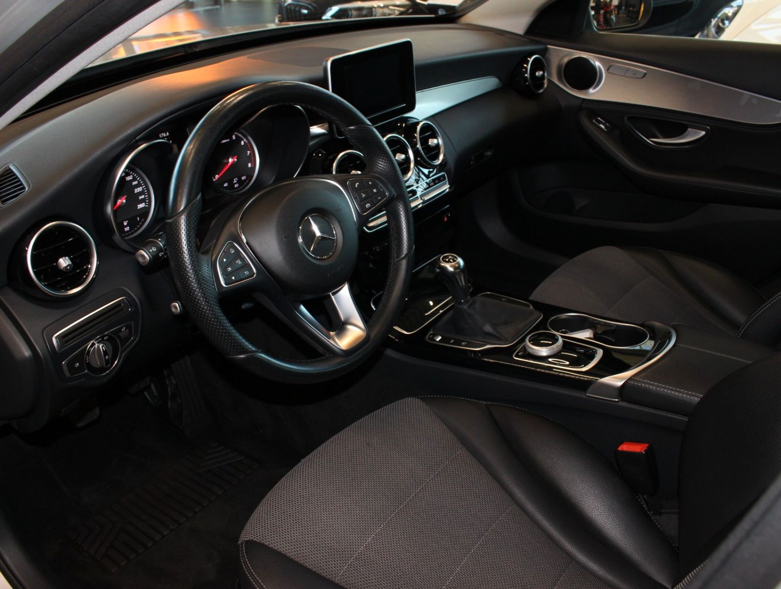 Fahrzeugabbildung Mercedes-Benz C 200 AVANTGARDE*2.Hand