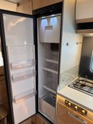 HYMER-ERIBA B MCT 550-LED-Distronic-Sat-1.Hd.Zul GG 3500 kg