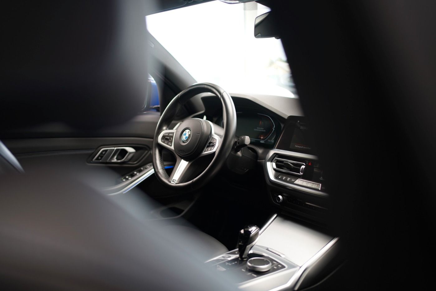 Fahrzeugabbildung BMW 320d xDrive M-Sport +LiCoPro+Parking Assistant+