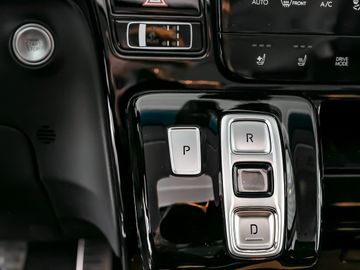 Hyundai Staria Signature Hybrid 2WD Relax-Sitze 7-Sitzer