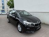 BMW 218 Active Tourer 1.Hand*Navi*Kamera*Einparkhilf - : Schwarz, Van