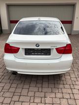 BMW 318i - - BMW 318 aus 2011: 318i