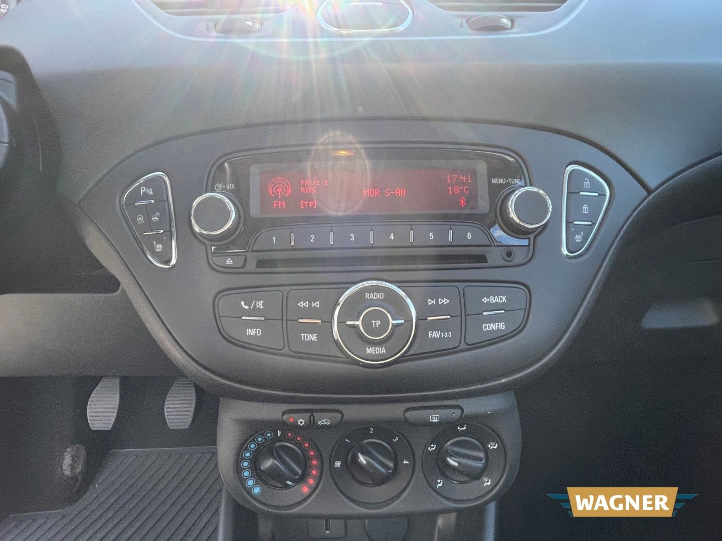 Fahrzeugabbildung Opel Corsa E Edition 1.2 Sitzheizung Tempomat