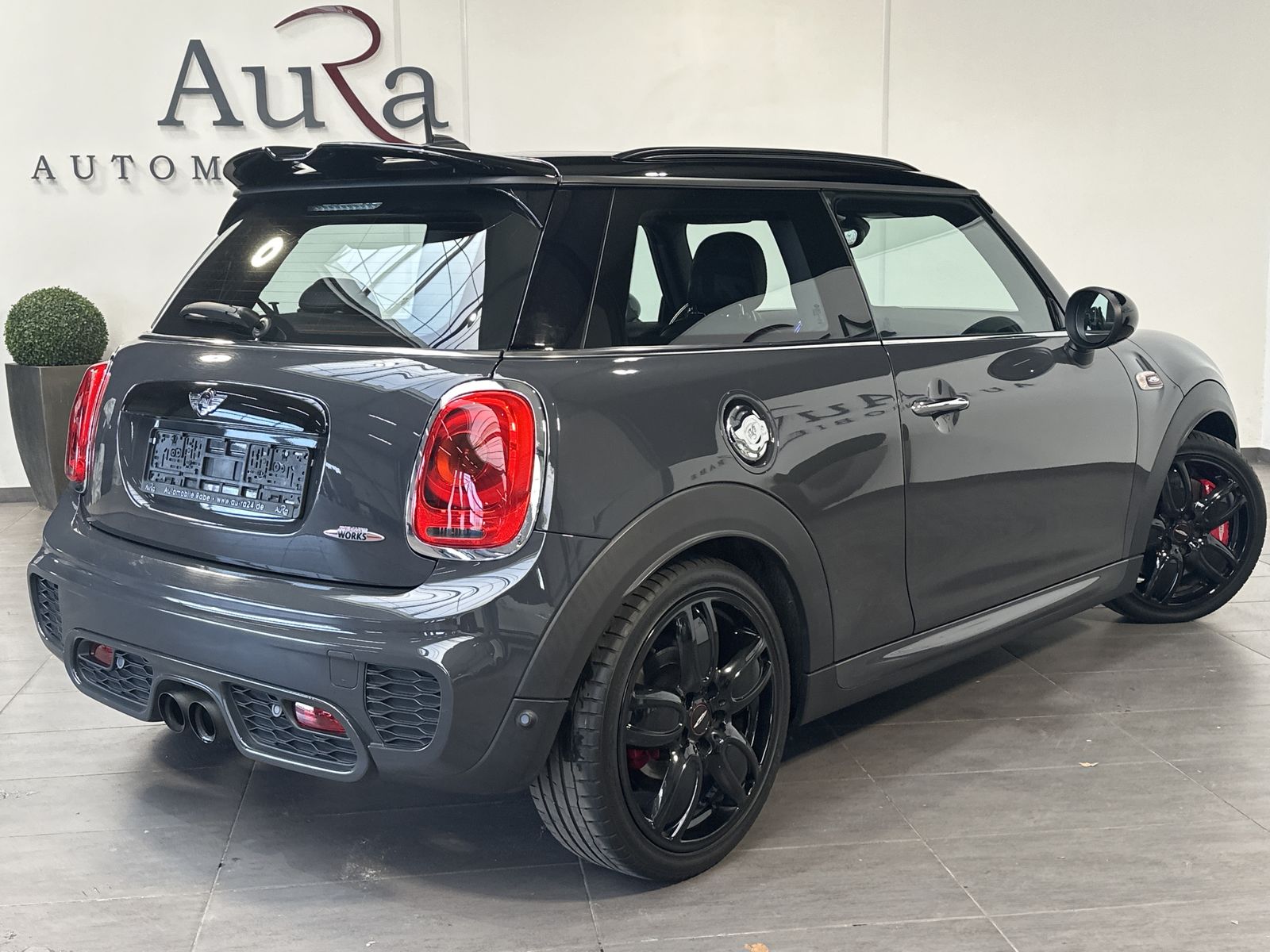 Fahrzeugabbildung MINI John Cooper Works NAV+LED+SHZ+H&K+PANO+PDC+18Zo