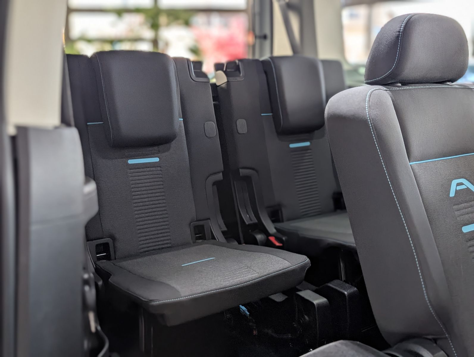 Fahrzeugabbildung Ford Tourneo Connect L2 Active 7-SI Bi-LED PANO AHK K