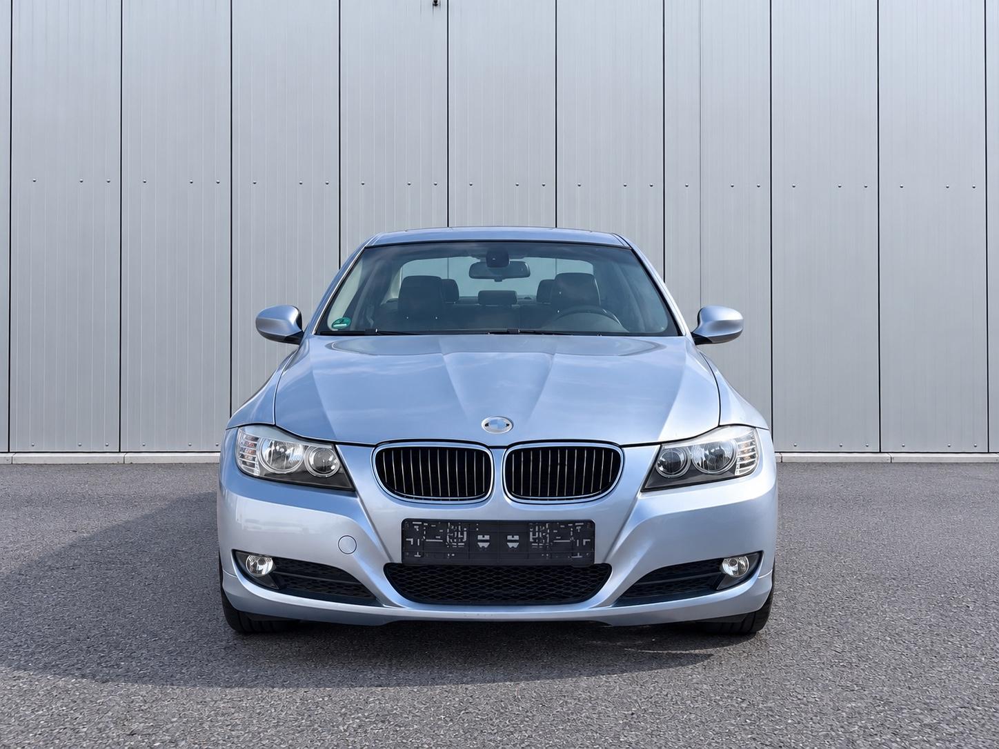 BMW 330i