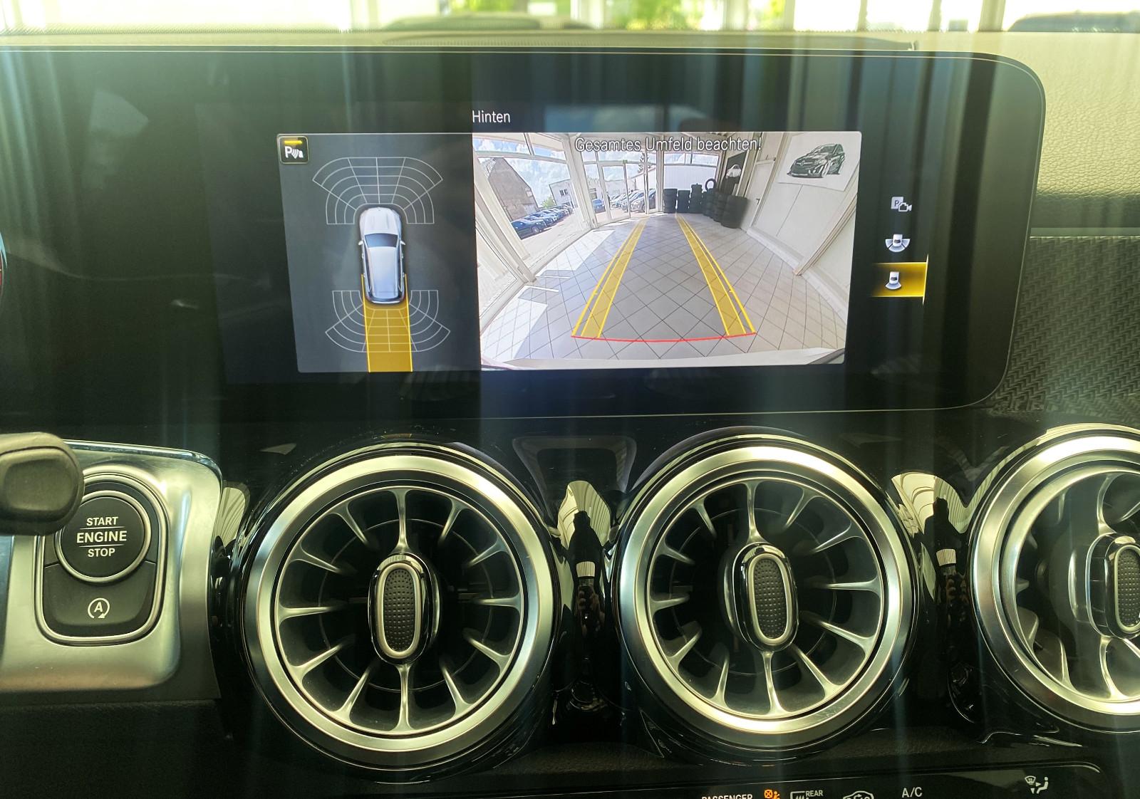 Mercedes-Benz GLB 200 4M 2.Hd AMG Line Pano LED Kam Nightpaket