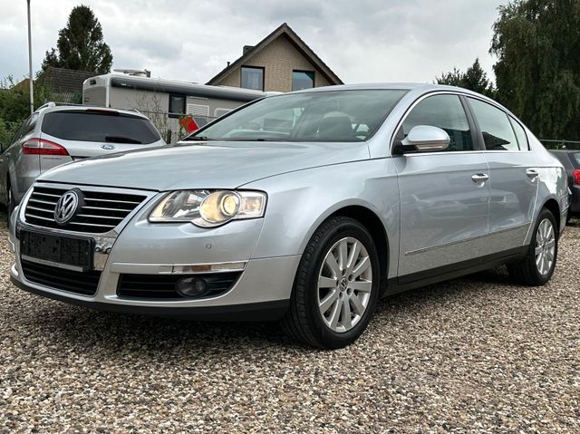 Volkswagen Passat 2.0 FSI Highline Scheckheft SHZ PDC Leder