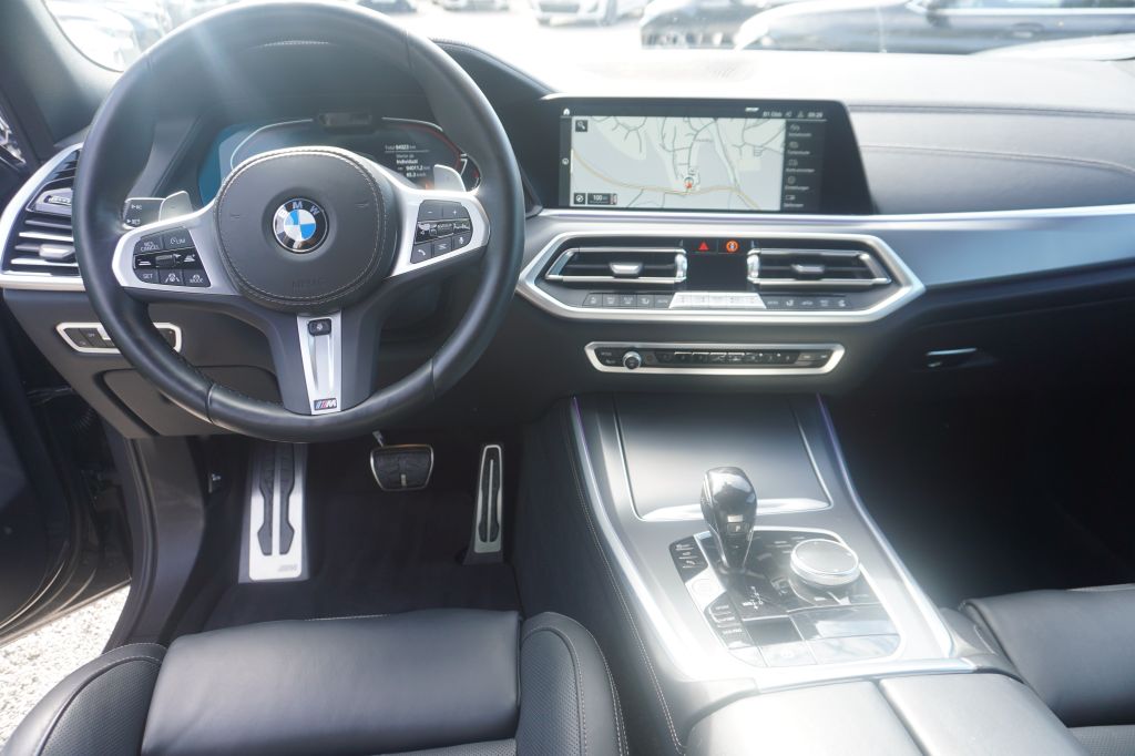 BMW X5 — hlavná fotografia