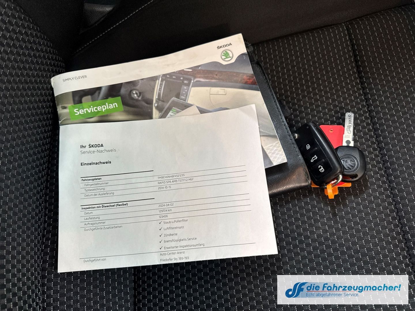Fahrzeugabbildung SKODA Rapid Spaceback StylePlus 1.2 TSI Panorama Xenon
