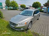 Volvo V70 D4 Motor 181 PS mit AHK - Volvo V70 aus 2014
