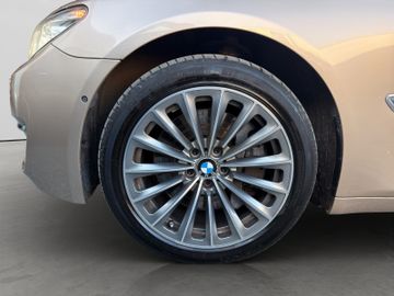 BMW 750 - 9
