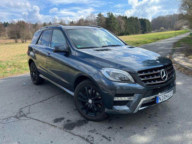 Mercedes-Benz ML 350 4MATIC AMG LEDER NAVI XENON SD SHZ TOP