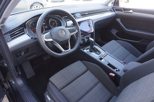 Fahrzeugabbildung Volkswagen Passat Variant TDI Business DSG LED AHK Navi ACC