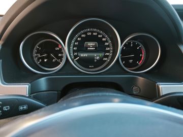 Mercedes E 220 - 7
