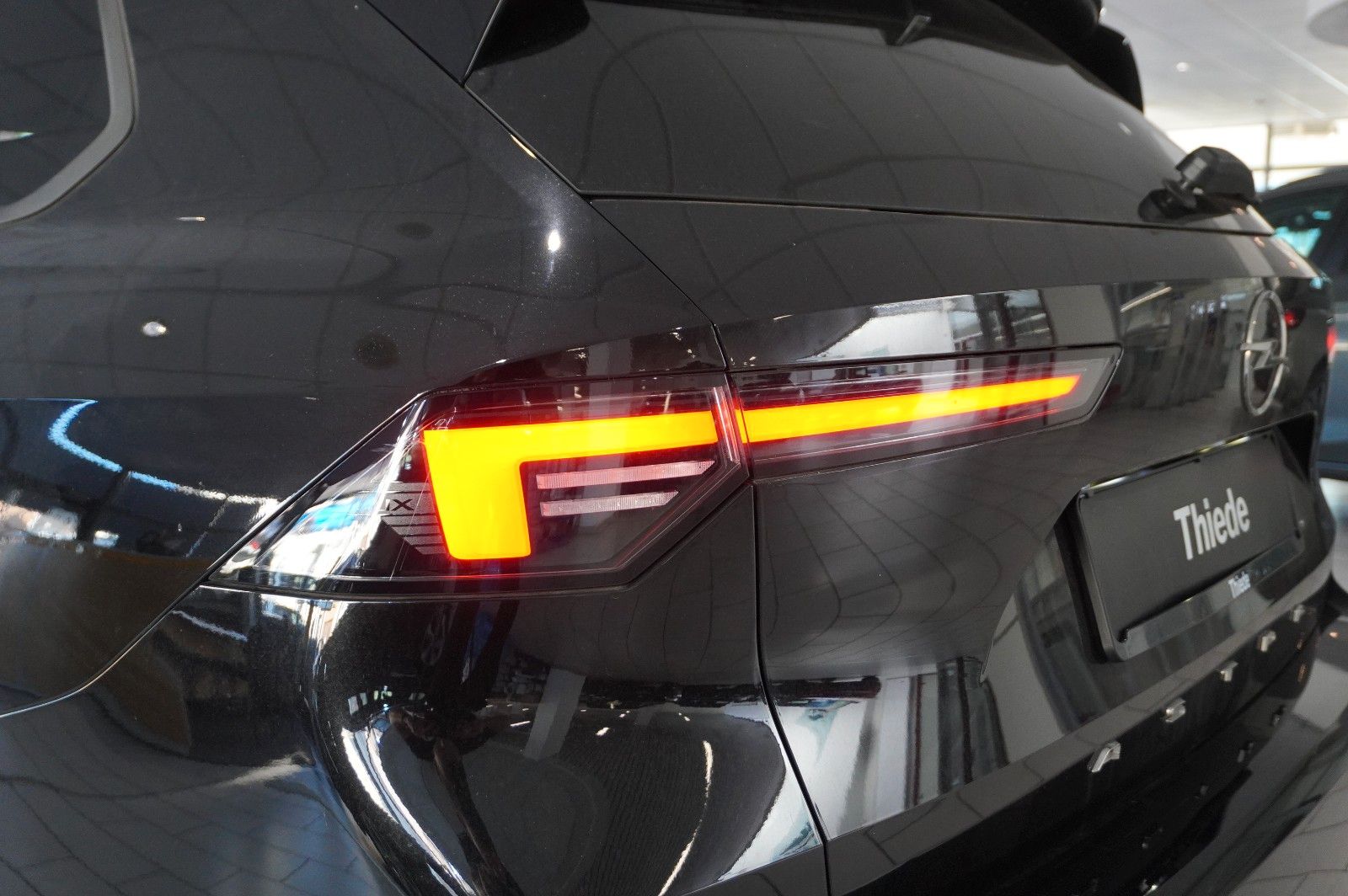 Fahrzeugabbildung Opel Astra L ST 1.2T EDITION AT-8 NAVI/LED/SPORT/DAB+