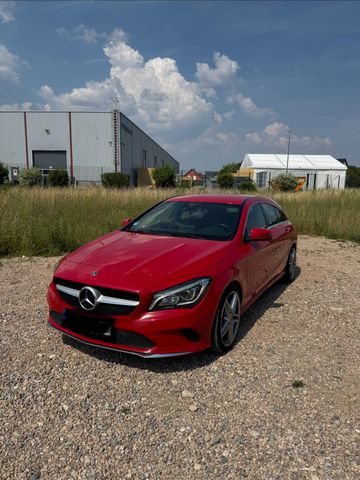 MERCEDES-BENZ CLA 220 Shooting Brake