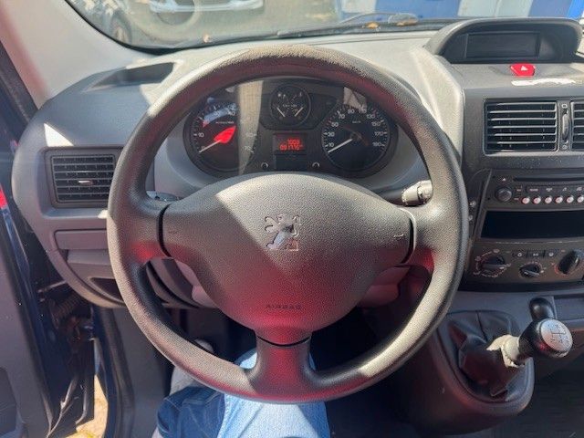Fahrzeugabbildung Peugeot Expert Kasten L2H1 Kasten BEHINDERTEN UMBAU