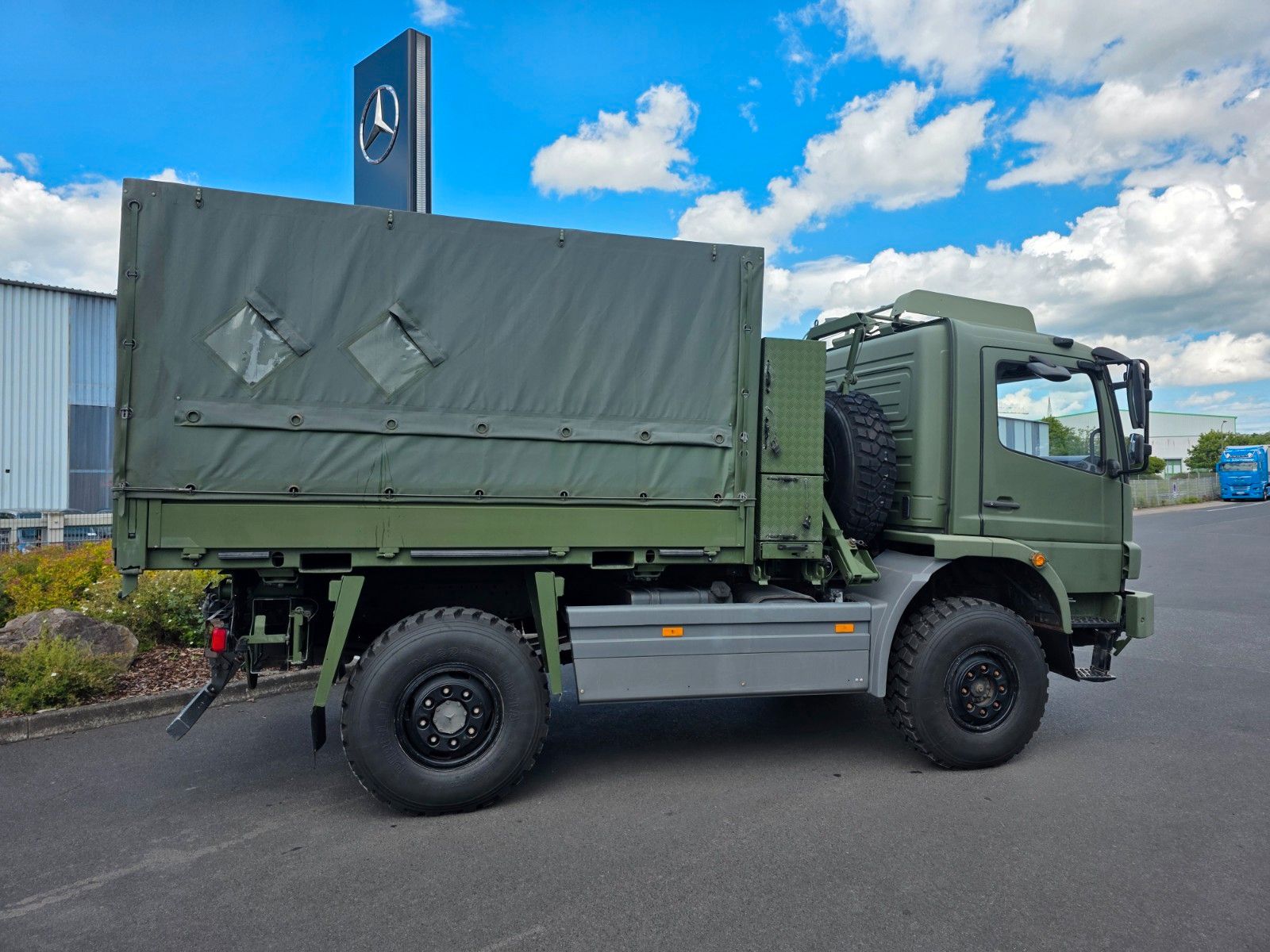 Fahrzeugabbildung Mercedes-Benz Atego 1018 A 4x4 Pritsche Plane mehrfach vorh.