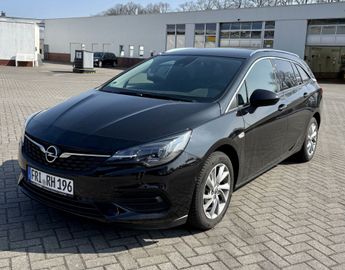 Fotografie des Opel Astra 1.2 Turbo Start/Stop Sports Tourer Eleganc