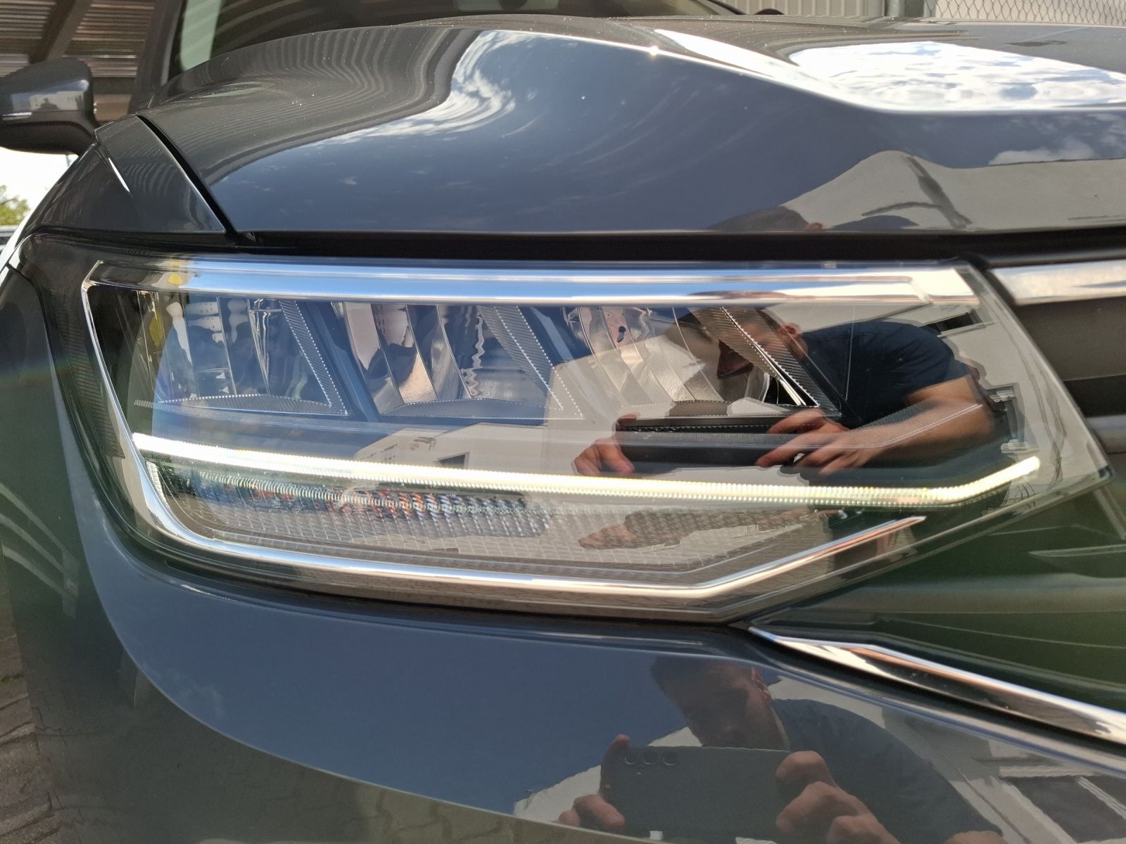 Fahrzeugabbildung Volkswagen Tiguan TDI Active LED Navi ACC Beifahrers. klapp