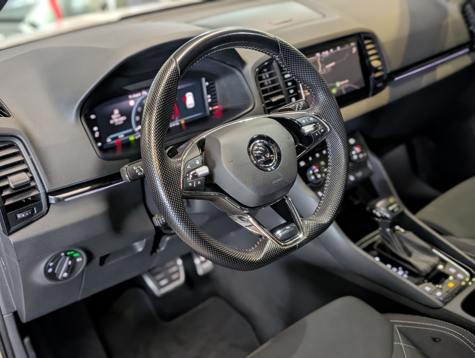 Fahrzeugabbildung SKODA Karoq 2.0 TDI DSG Sportline 4x4 ACC LED Cam AHK