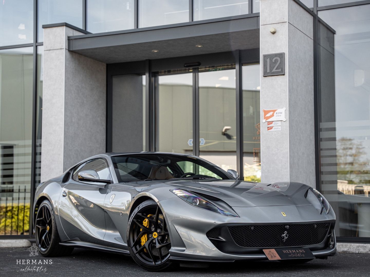 FERRARI 812