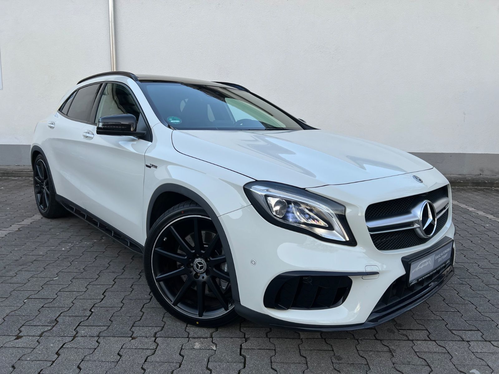 MERCEDES-BENZ GLA 45 AMG 4MATIC DCT*Sport AGA*Leder*Pano*H&amp;K*