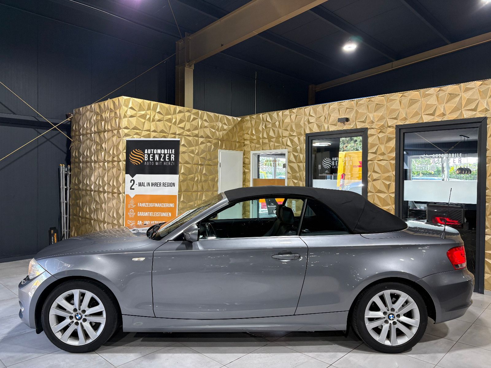 Fahrzeugabbildung BMW 118i Baureihe 1 Cabrio/NAVI/PDC/SHZ/KLIMA/8-FACH