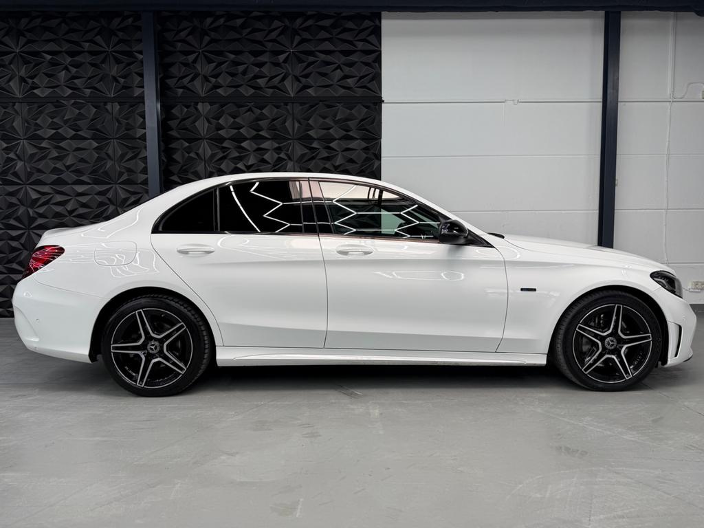 Mercedes-Benz C 300 de AMG Night, Foto 13 von 50
